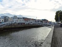 pl  DSC05280  een van de vele bruggen over de Liffey in Dublin